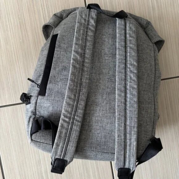 Lululemon Gray "Go Lightly Rucksack" - Picture 7 of 10